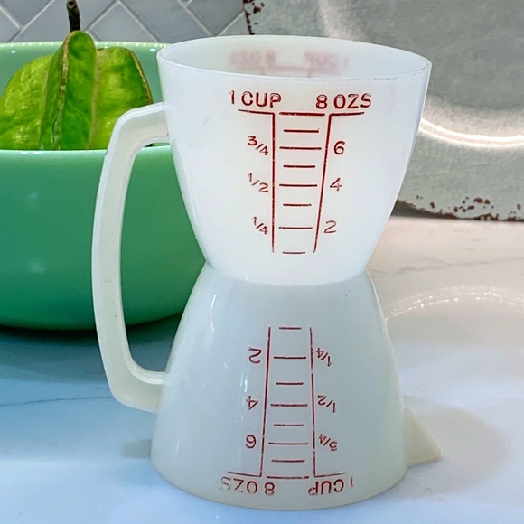 Vintage Classic Tupperware Double Measuring Cup - Picture 2 of 14